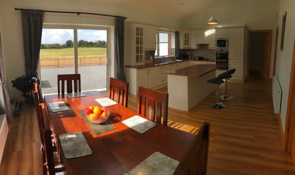 Joes Cottage Clarecastle Exterior photo